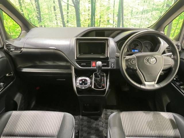 Toyota VOXY 2019-12 14827-1