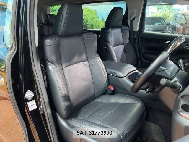 Toyota VELLFIRE 2018-07 378468-8