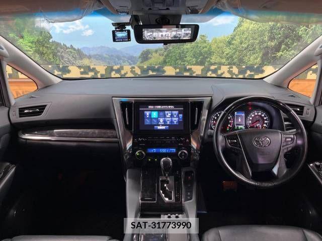 Toyota VELLFIRE 2018-07 378468-1