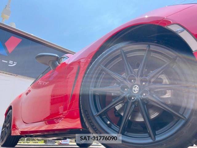 Toyota 86 2021-12 375390-13