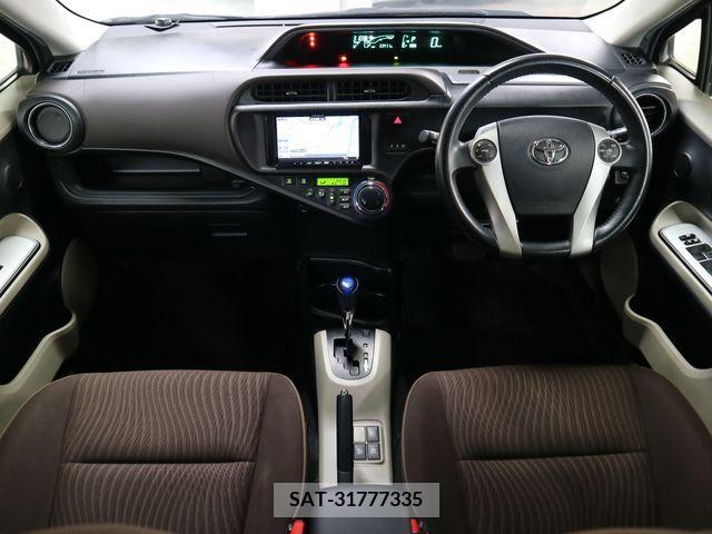 Toyota AQUA 2013-05 328312-2