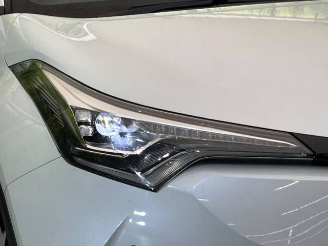 Toyota C-HR 2017-04 181816-12