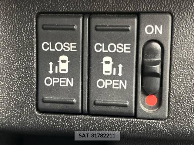 Honda STEP WGN 2018-06 247215-6