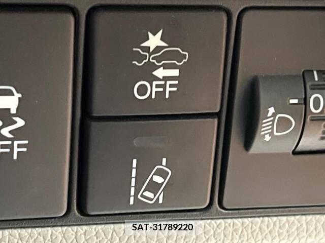 Honda e 2015-07 214334-7