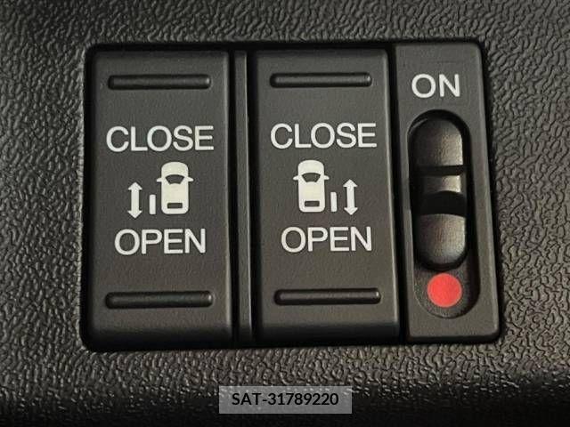 Honda e 2015-07 214334-6