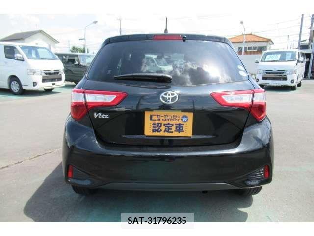 Toyota VITZ 2019-06 370153-4