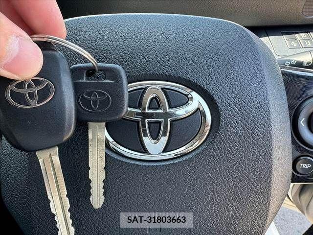Toyota SIENTA 2016-03 325968-3