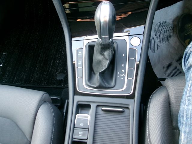 VolksWagen GOLF VARIANT 2018-08 191670-27