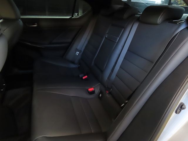 Lexus IS 2022-06 22984-25
