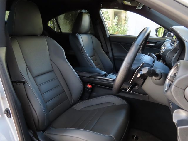 Lexus IS 2022-06 22984-16