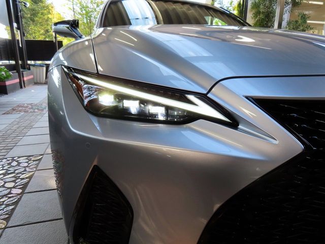 Lexus IS 2022-06 22984-4