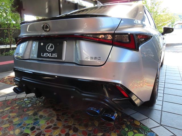 Lexus IS 2022-06 22984-8