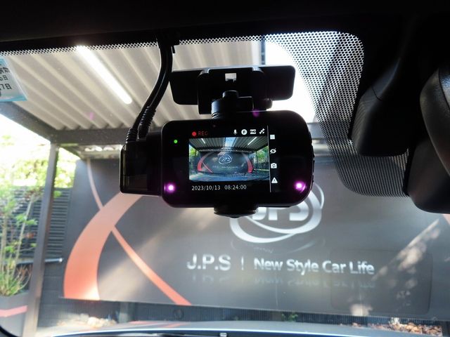Lexus IS 2022-06 22984-23