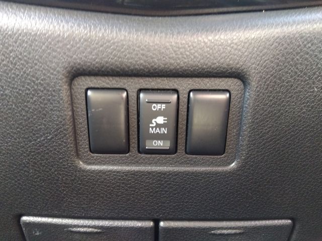 Nissan ELGRAND 2014-03 182886-13