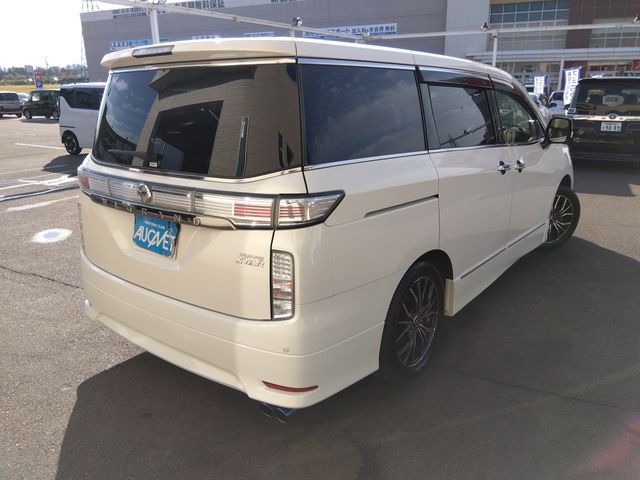 Nissan ELGRAND 2014-03 182886-1
