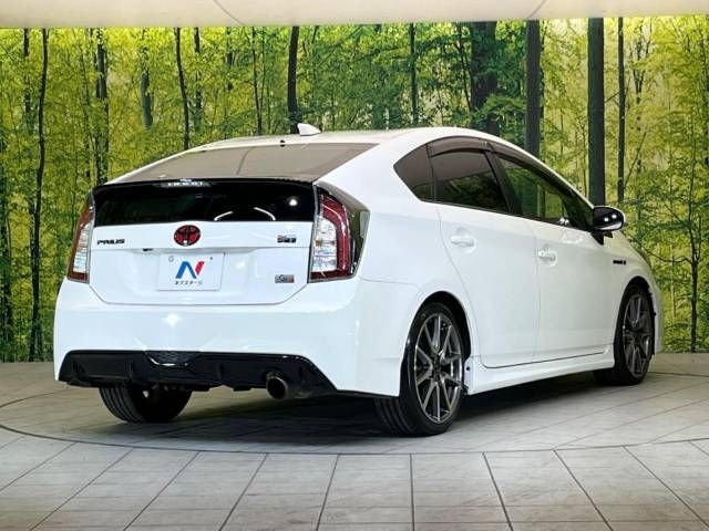 Toyota PRIUS 2013-09 193945-17
