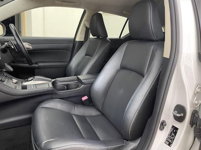 Lexus CT 2014-03 182967-21