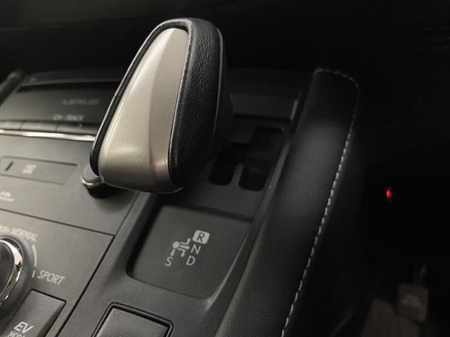 Lexus CT 2014-03 182967-25