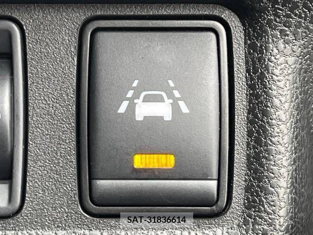 Nissan NOTE 2019-05 302453-3