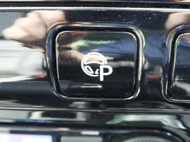 Nissan SERENA 2017-09 10231-8