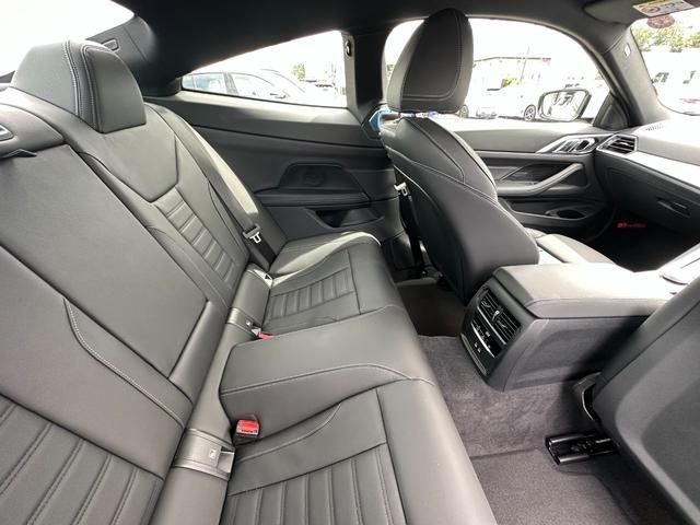 Bmw 4 SERIES 2023-03 27985-19