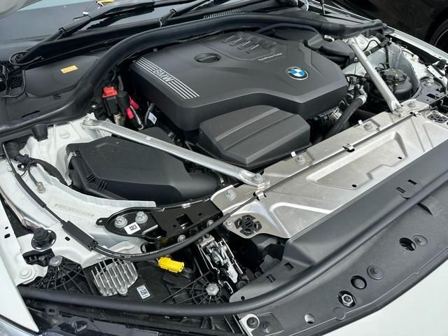 Bmw 4 SERIES 2023-03 27985-6