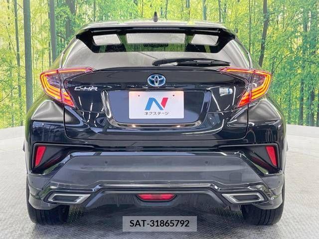 Toyota C-HR 2018-12 210437-16