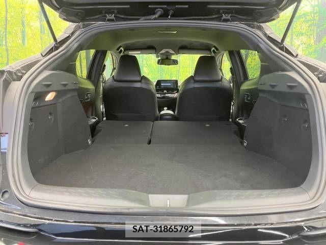 Toyota C-HR 2018-12 210437-11