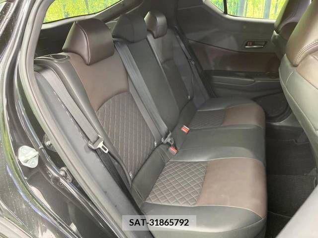 Toyota C-HR 2018-12 210437-10