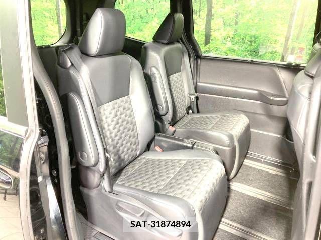 Toyota VOXY 2022-10 374059-9