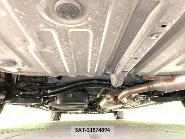 Toyota VOXY 2022-10 374059-19