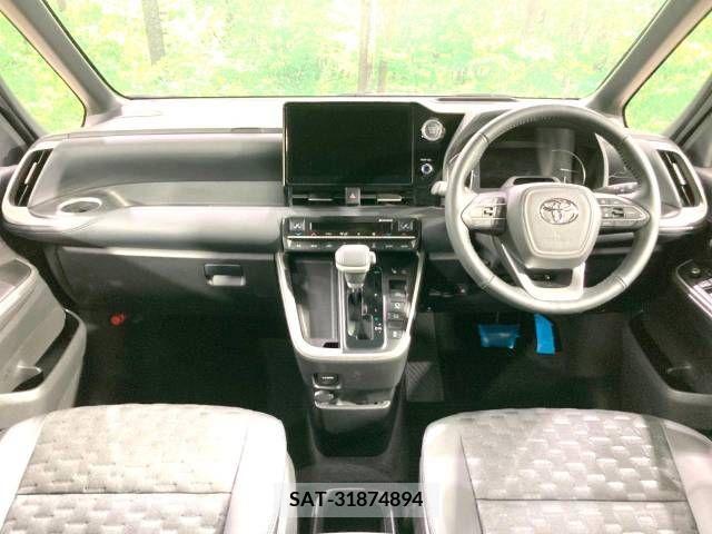 Toyota VOXY 2022-10 374059-1