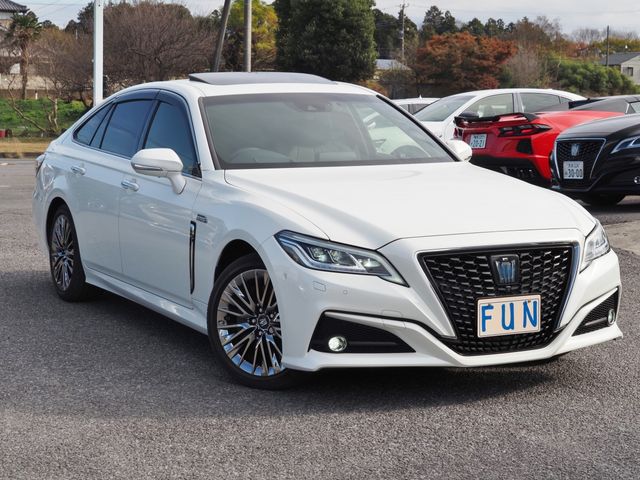 Toyota CROWN SEDAN 2018-09 28361-2