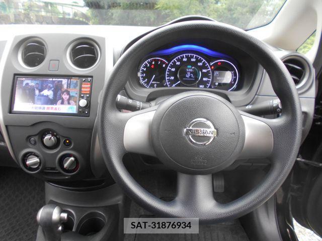Nissan NOTE 2013-11 302324-4