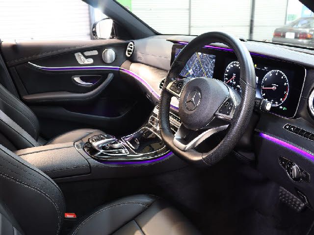 Mercedes Benz E-CLASS 2016-10 14345-11