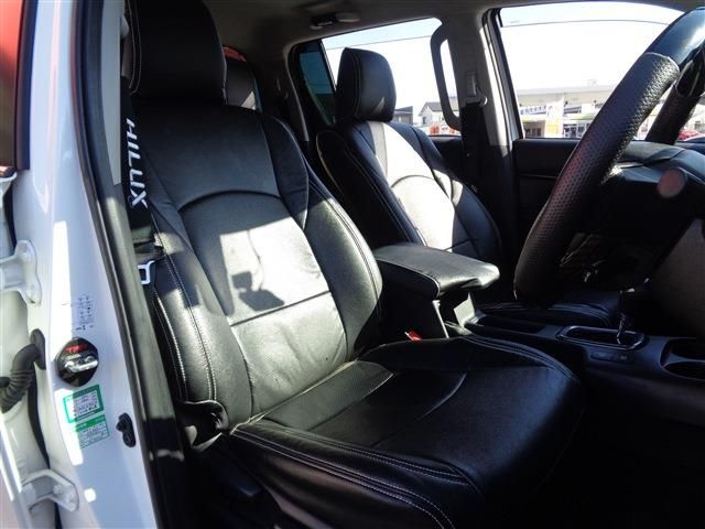Toyota HILUX 2021-06 185692-26