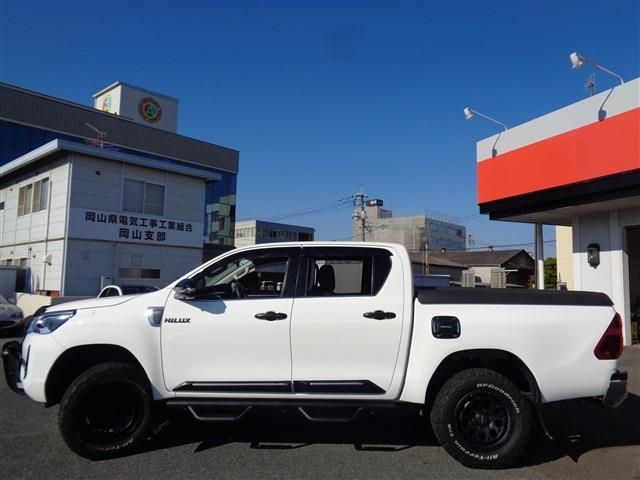 Toyota HILUX 2021-06 185692-13