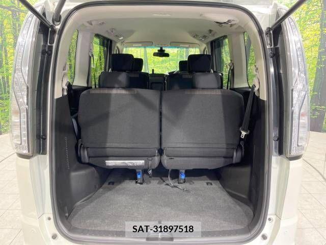 Nissan SERENA 2014-11 302725-11