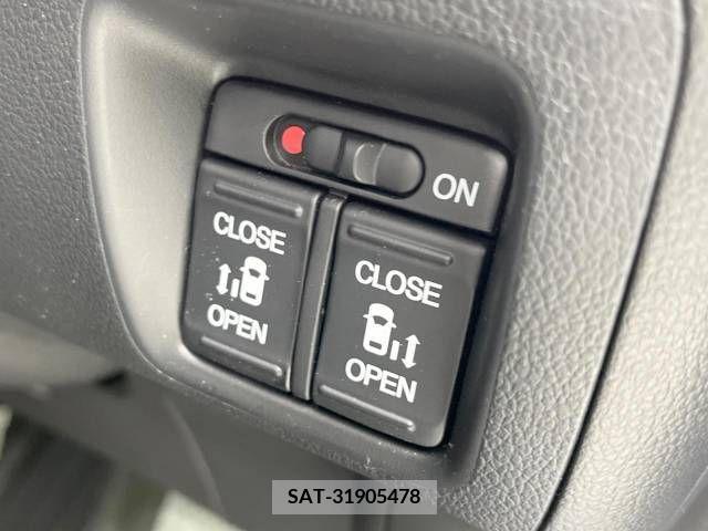 Honda N BOX CUSTOM 2016-02 221333-4