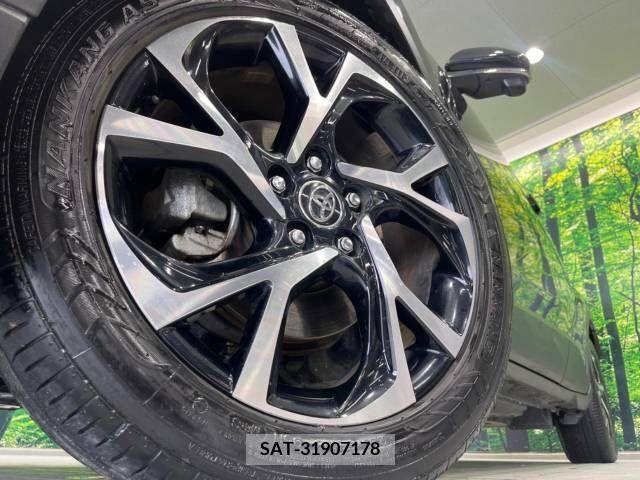 Toyota C-HR 2017-07 264224-13
