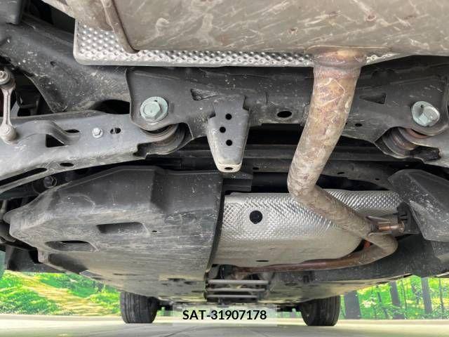 Toyota C-HR 2017-07 264224-19