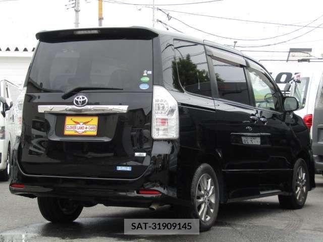 Toyota VOXY 2012-03 289113-3