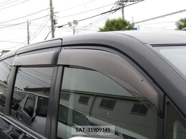 Toyota VOXY 2012-03 289113-17