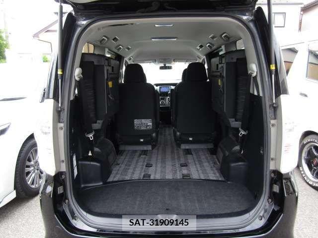 Toyota VOXY 2012-03 289113-7