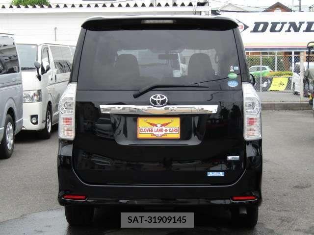 Toyota VOXY 2012-03 289113-5