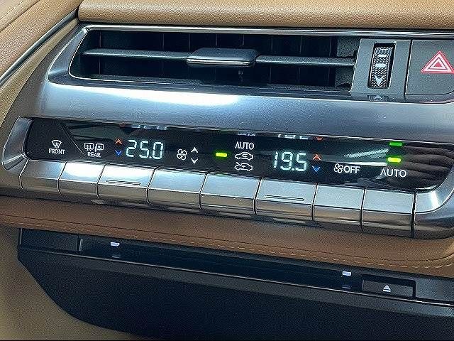 Lexus LC 2021-06 19709-7