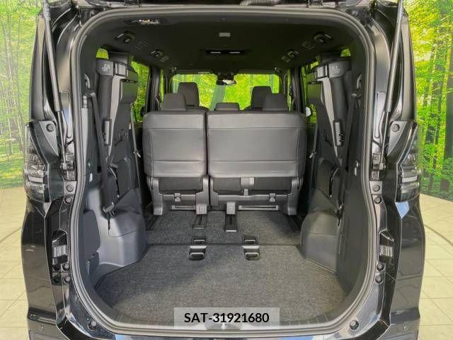 Toyota VOXY 2023-05 313602-11