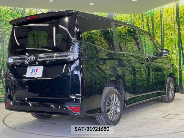 Toyota VOXY 2023-05 313602-18
