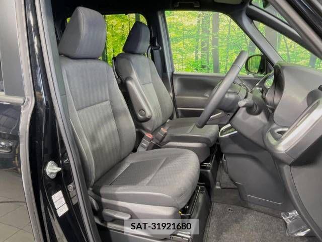 Toyota VOXY 2023-05 313602-8
