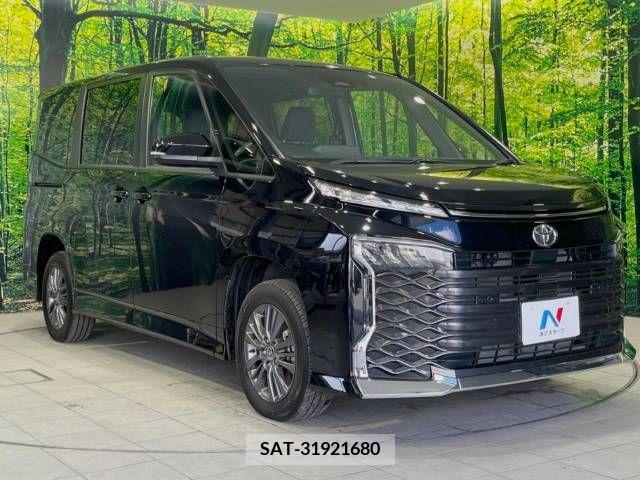 Toyota VOXY 2023-05 313602-17